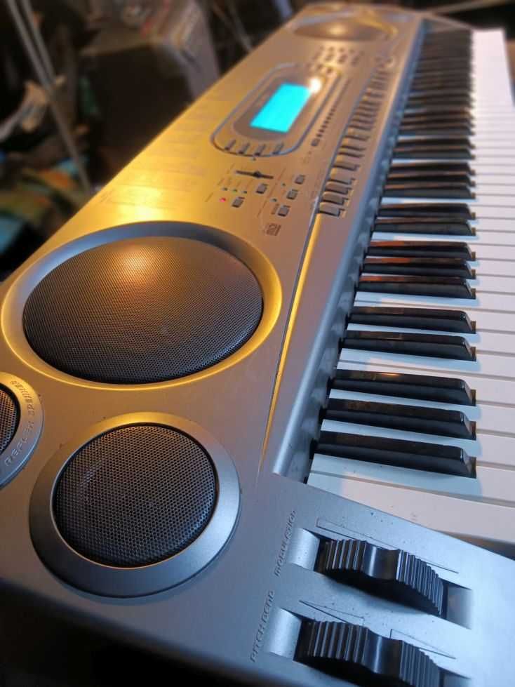Casio WK-1800 пиано синтезатор йоника клавир, динамични 76,може+стойка