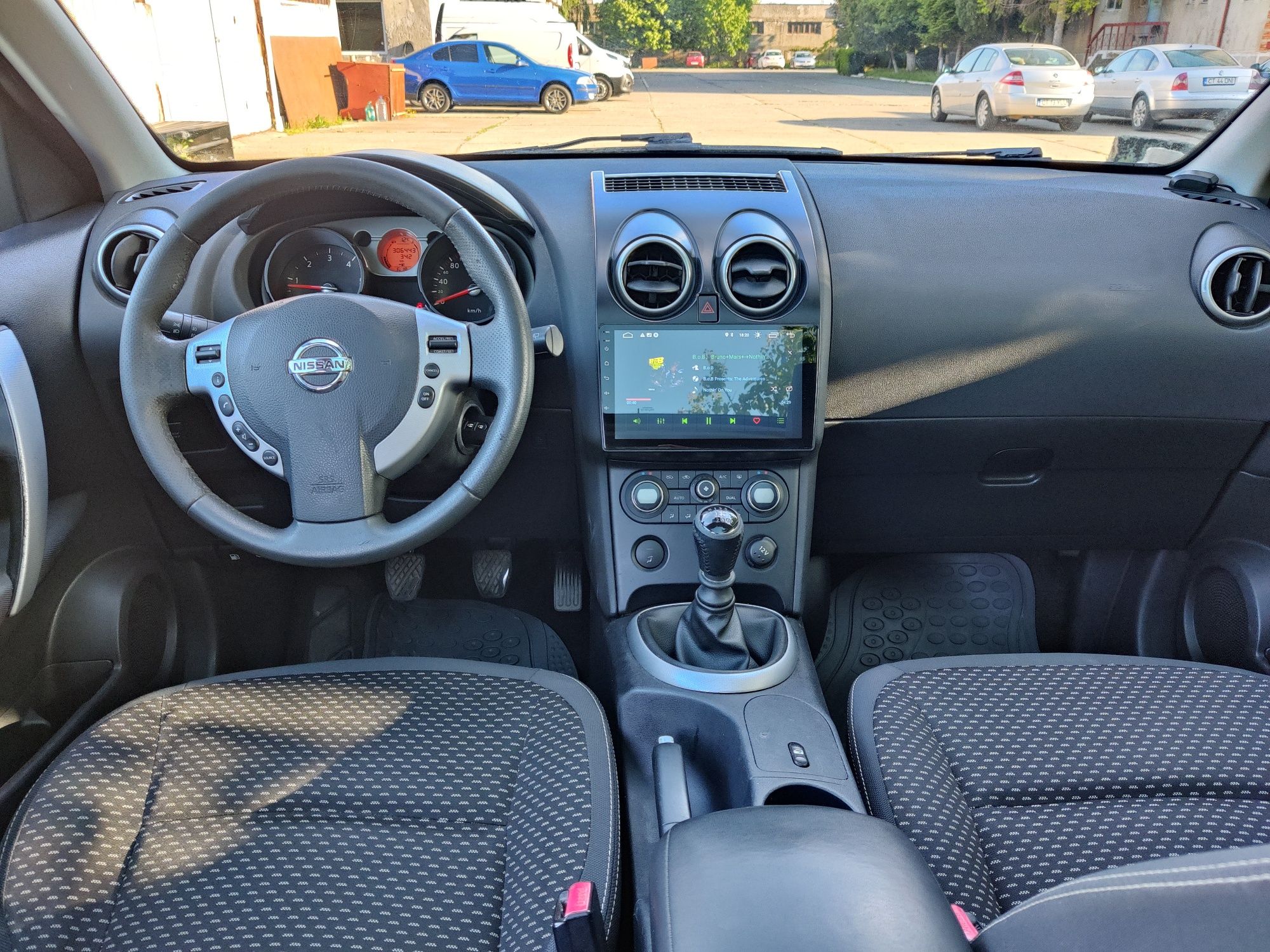 Nissan Qashqai 2.0 DCI 6+1 trepte/ 150Cp-Trapă panoramică