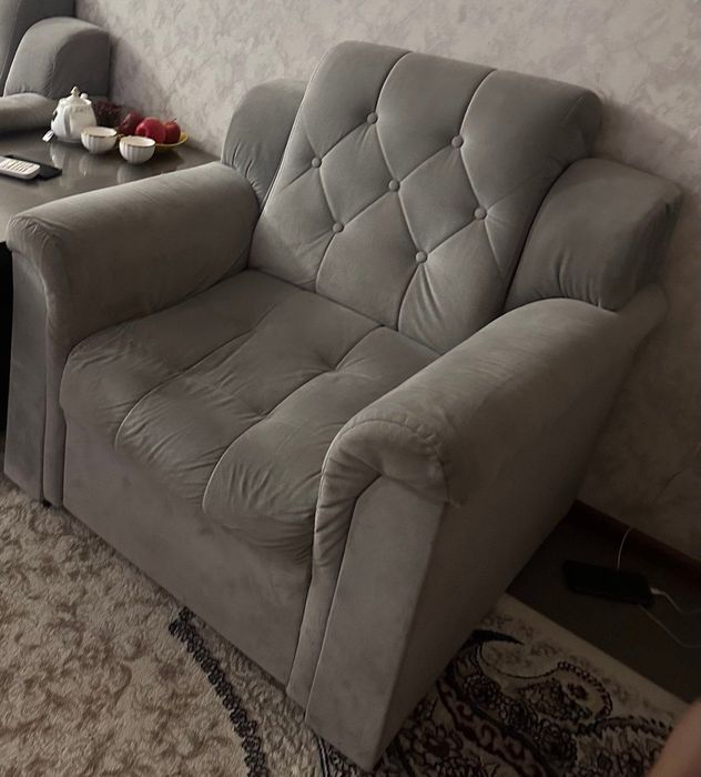 Продается диван и кресло