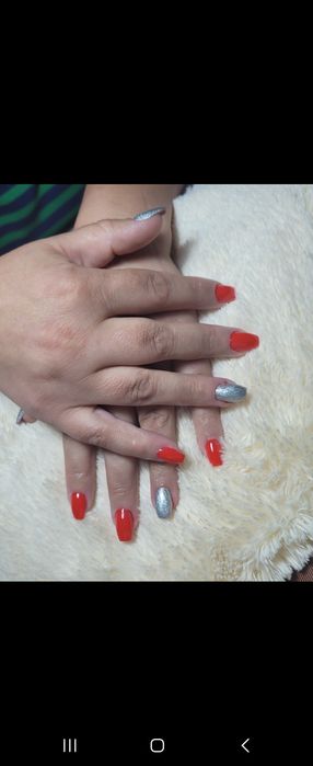 Manichiura pedichiura cu gel