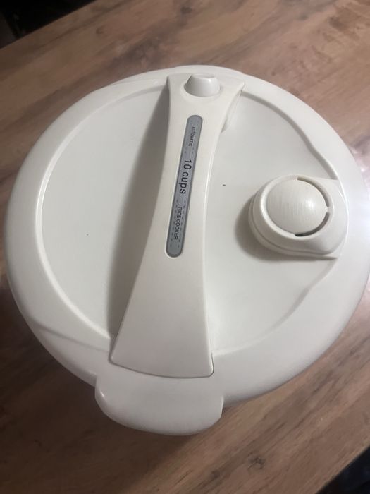 продаю рисоварку