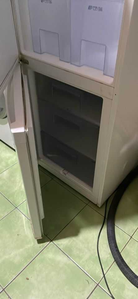 Zanussi ZRB836MW2 Frigider