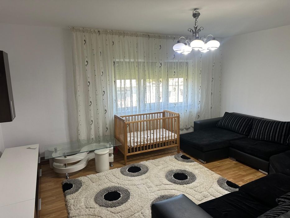 Inchiriez apartament (particular)