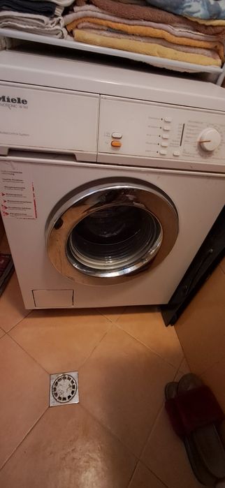 Продавам MIELE работеща перал я! 90лв