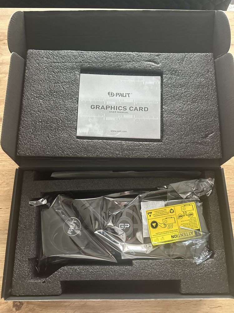Placa Videp RTX 3090 Phoenix 24 GB și RTX 3090 Gamin Pro Palit