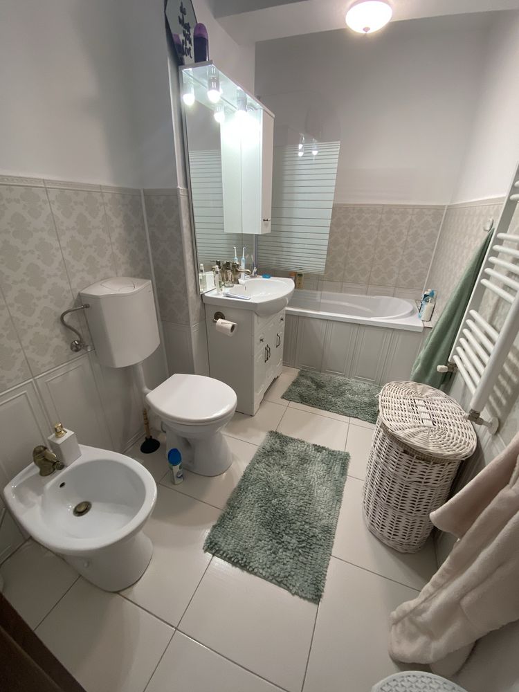Vand apartament 3 camere, 2 bai
