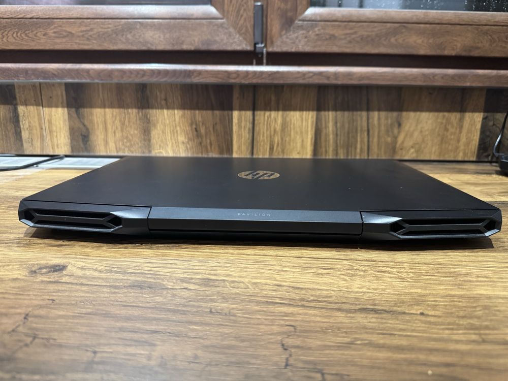 HP Pavilion Gaming 17 + Подарък подложка за лаптоп