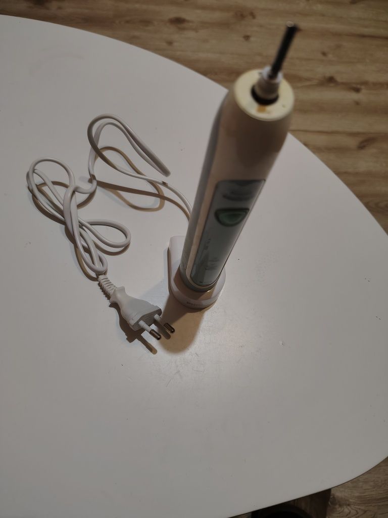 Продавам Електрическа Четка за Зъби Philips