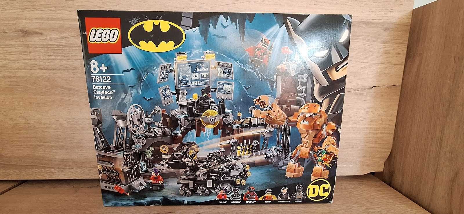 Чисто нов конструктор LEGO DC Super Heroes/Batman - 1038 елемента