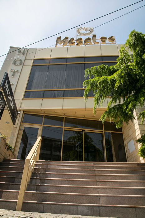 Inchiriez spatiu comercial 80mp B-dul Mamaia hol receptie HotelMegalos