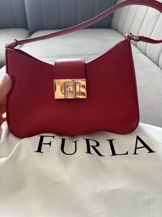 Червена Чанта на Furla