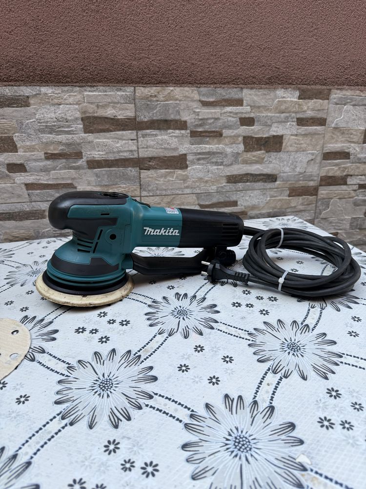 Ексцентършлайф Makita BO6050J /150 мм., 750 W/