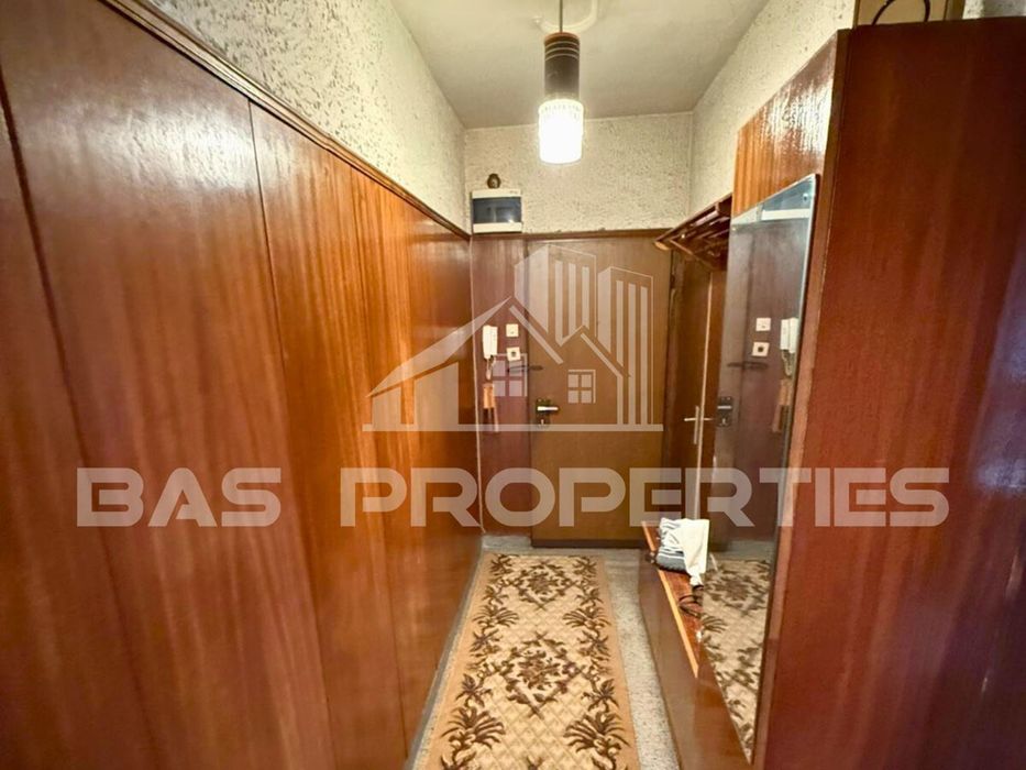 Продава се Тристаен апартамент в София, Красна поляна 3 - 84 кв.м за 2000 €/кв.м - Снимка #9