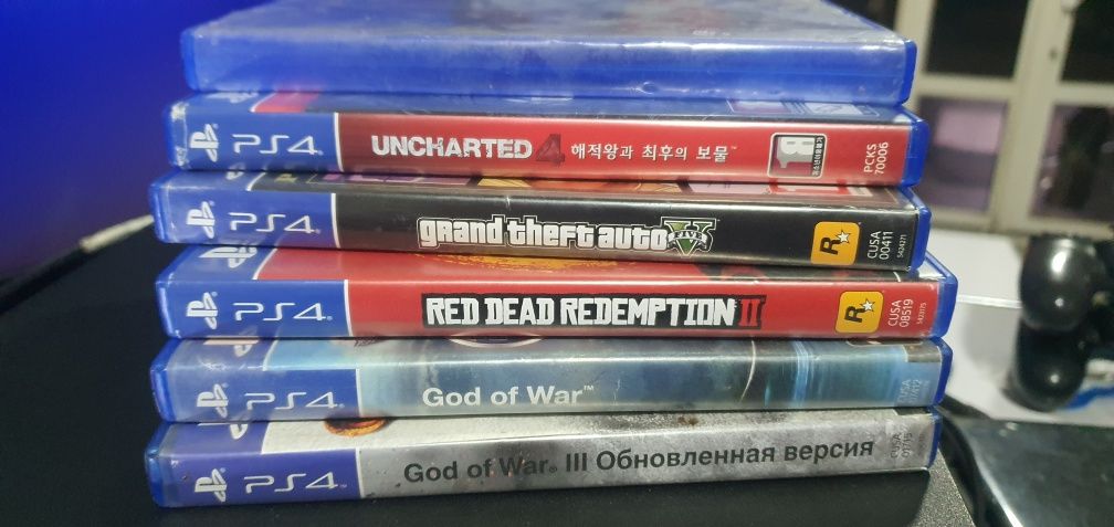 ps4 uchun o'yin disklar sotiladi