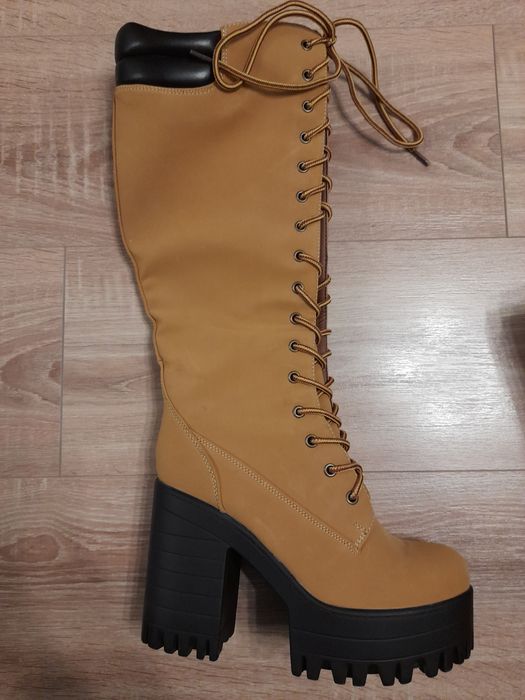 Vand cizme dama noi inalte deosebite