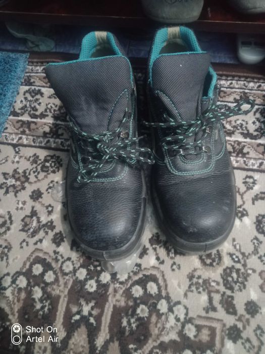 Ботинки рабочи 2 марта кийилган учила темири бор
