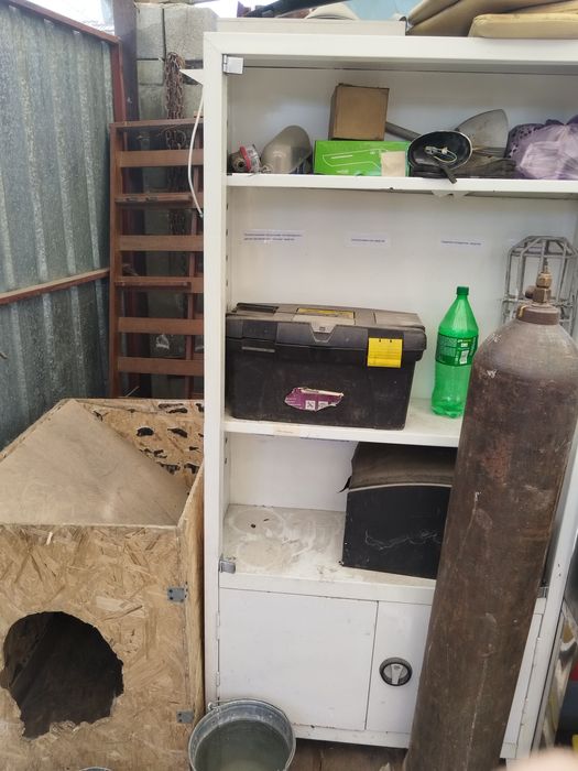 Продам металлический шкаф для хозяйственных нужд.180/78 см.