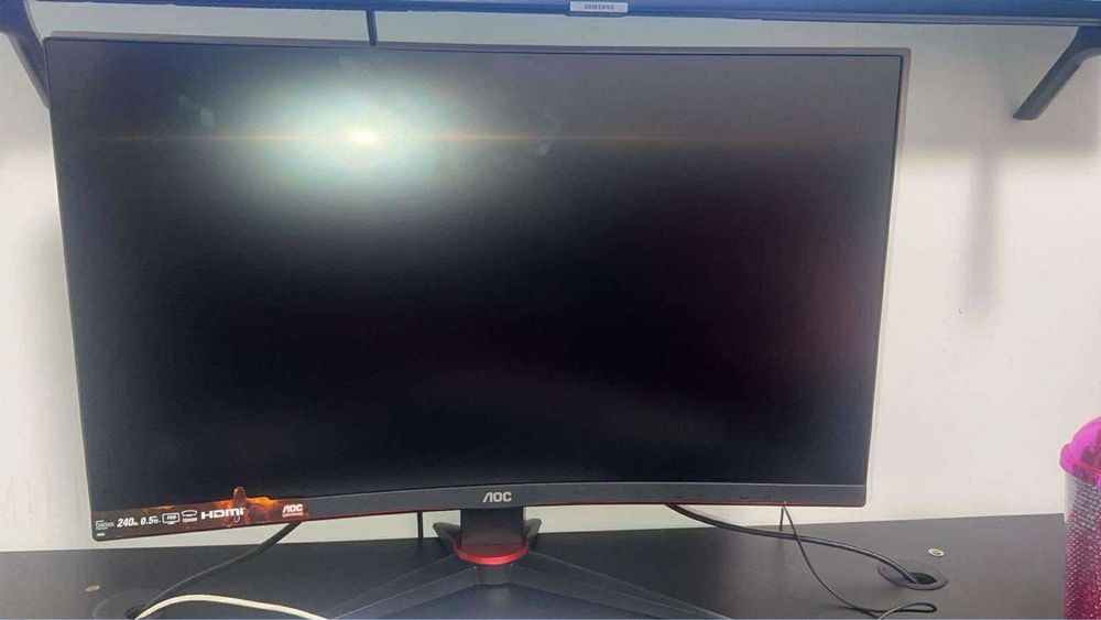 Se vinde pc cu tot ce se vede in imagine