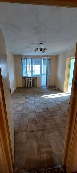 Vand Apartament decomandat cu 2 camere zona Podgoria