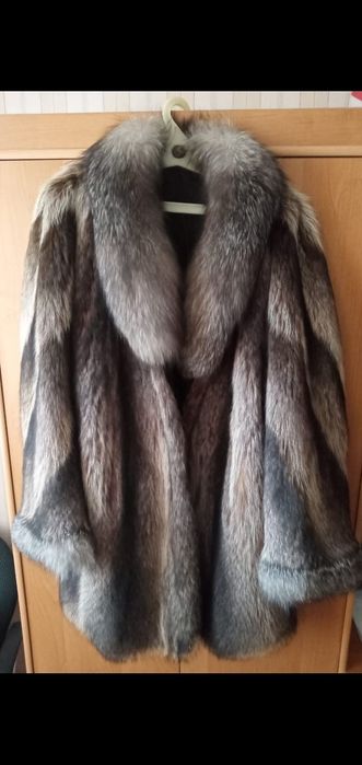 Продам шубу женскую