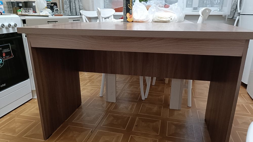 Продам стол в идеальном состоянии