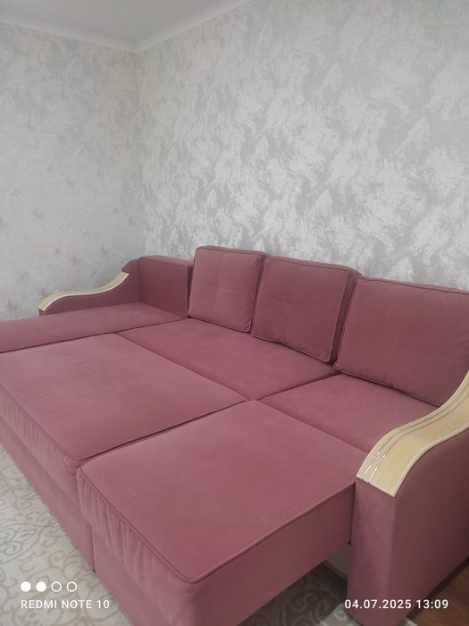 Продам диван в хорошом состояни цена 150000