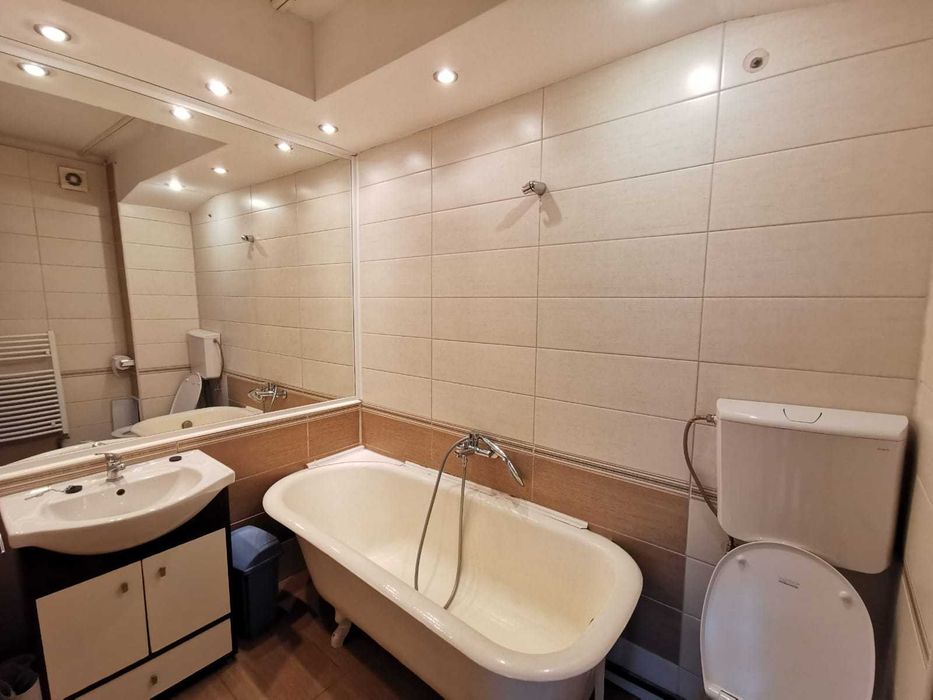 Apartament 3 camere, Decomandat, 70 mp, 2 Parcari, Centru, Iuliu Hosu