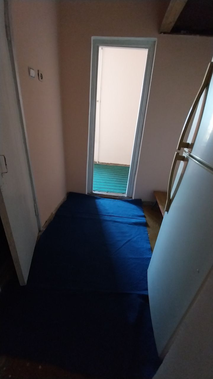 Navoiy shahrida 1 xona2xona qilsa buladigan  arzon uyimiz sotiladi