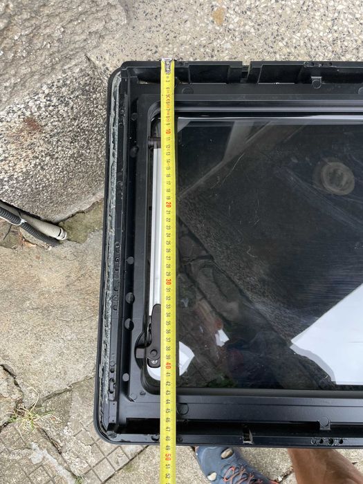 Продавам прозорец за кемпер/каравана DOMETIC