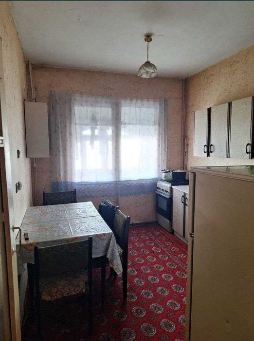 Дружба Народов продается 2х комн/3-этаж квартира в центре города.65м2