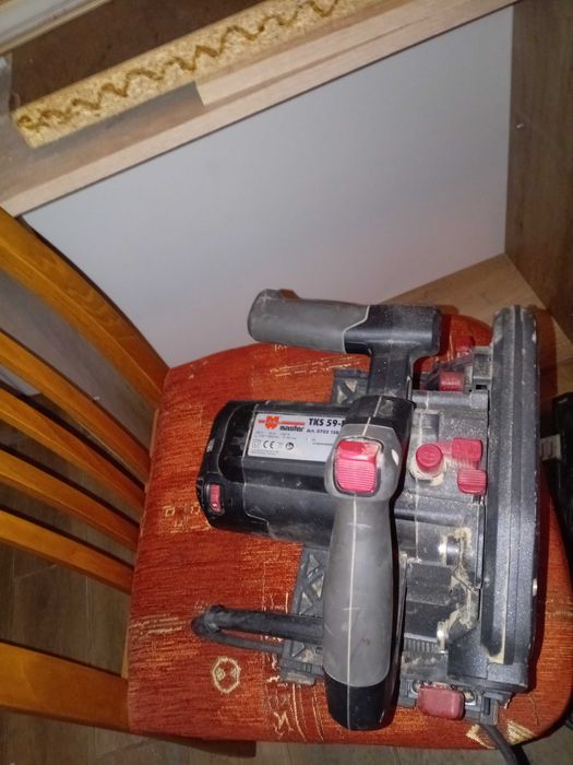 Ръчен циркуляр WÜRTH TKS 59-E, 1300 W, черен пластмасов куфар