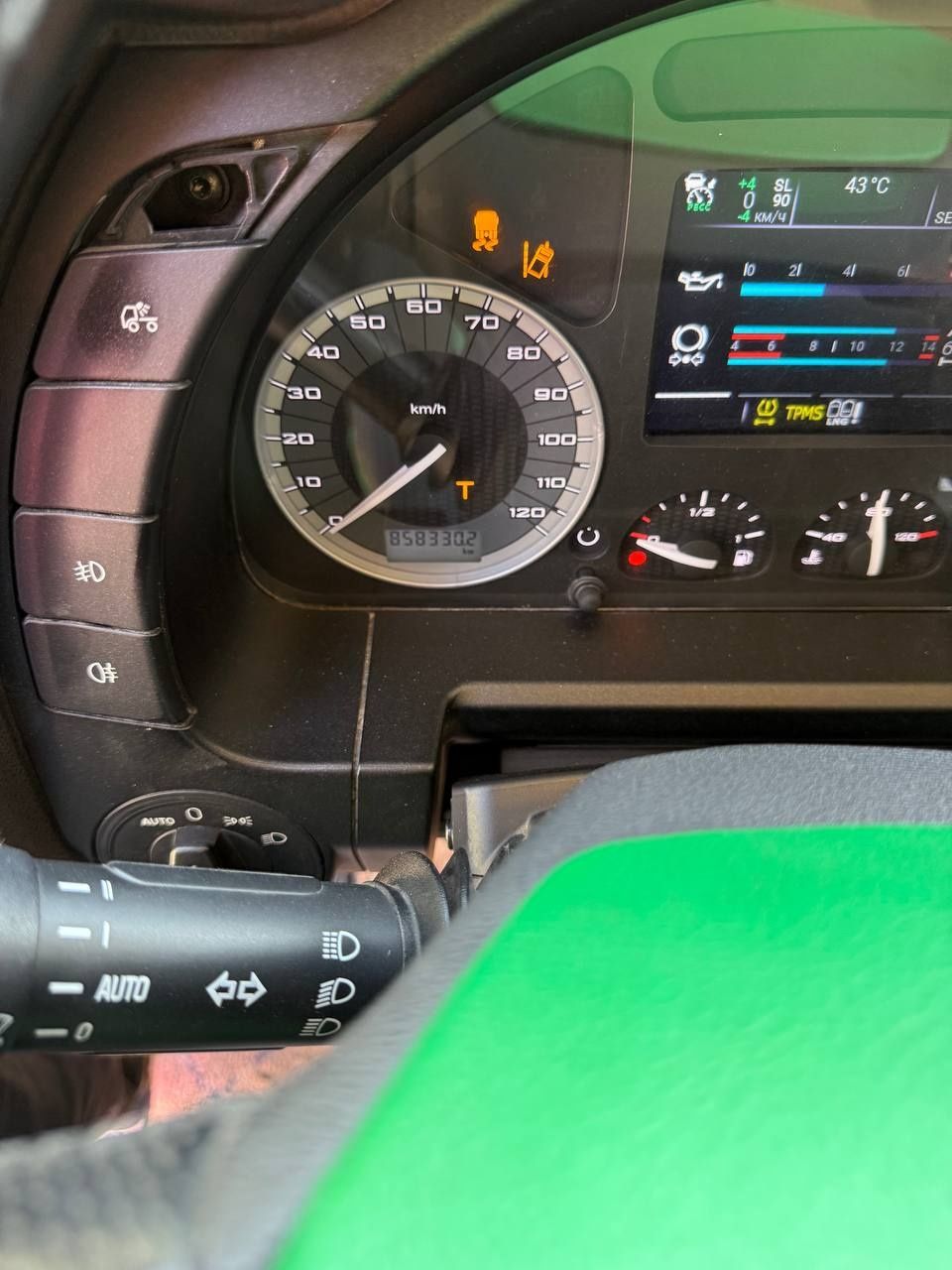 IVECO EURO 6 plus + WIELTON прицеп Сотилади