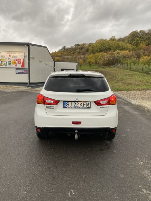 Vând mitsubishi asx