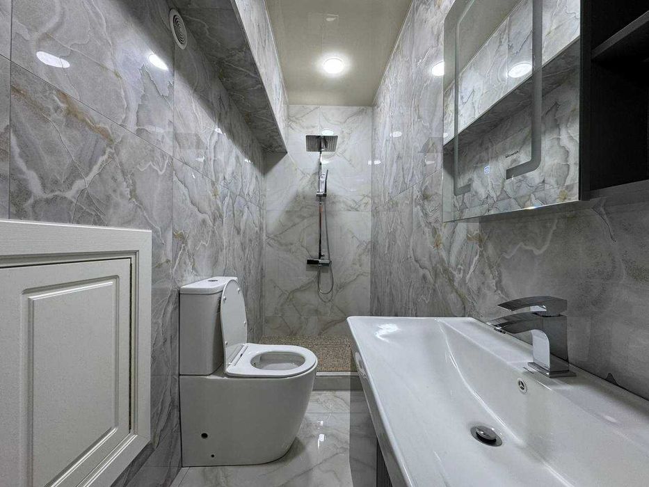 3 комн квартира в центре. Метро Космонавтов (ИТ)