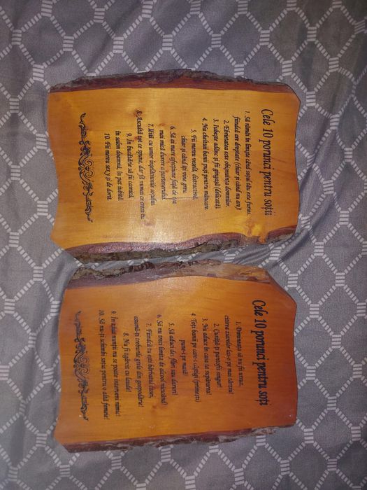 Vând 2 tablouri din lemn