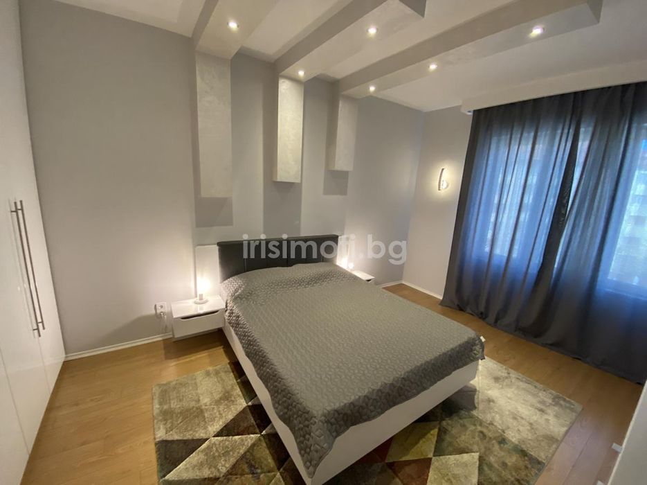 Под наем тристаен, €950, 82кв.м. в Център