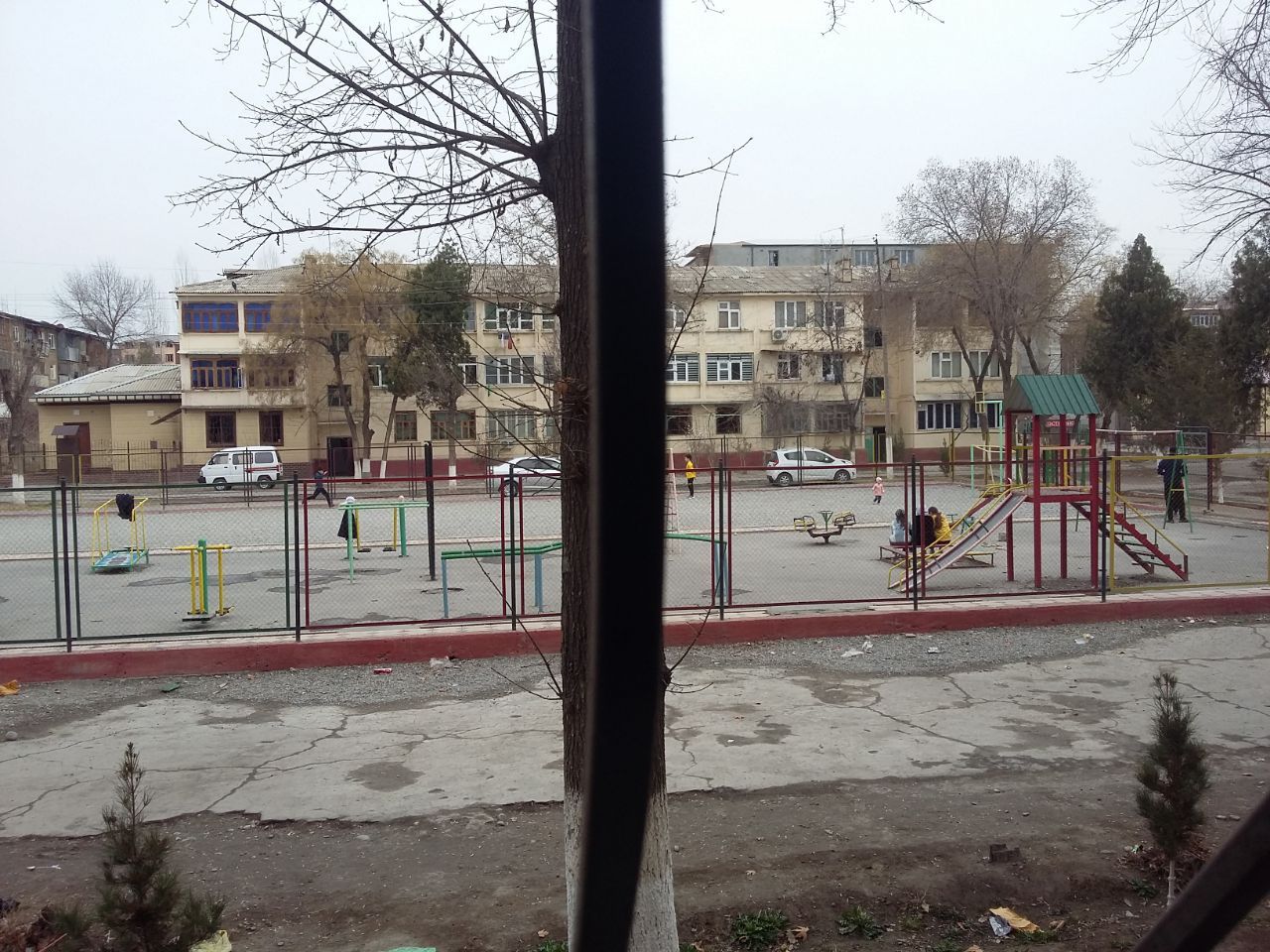 Фаргона 1 хонали 1 чи этаж ижарага берилади