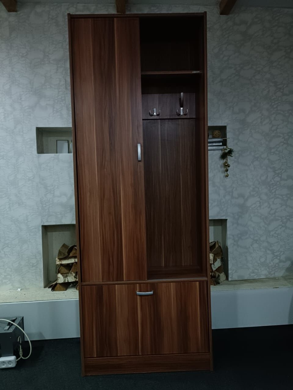 Продам шкаф в прихожую