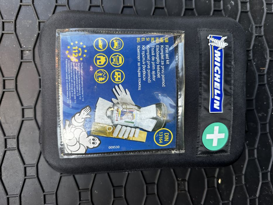 Авто аптечка Michelin комплект за първа помощ
