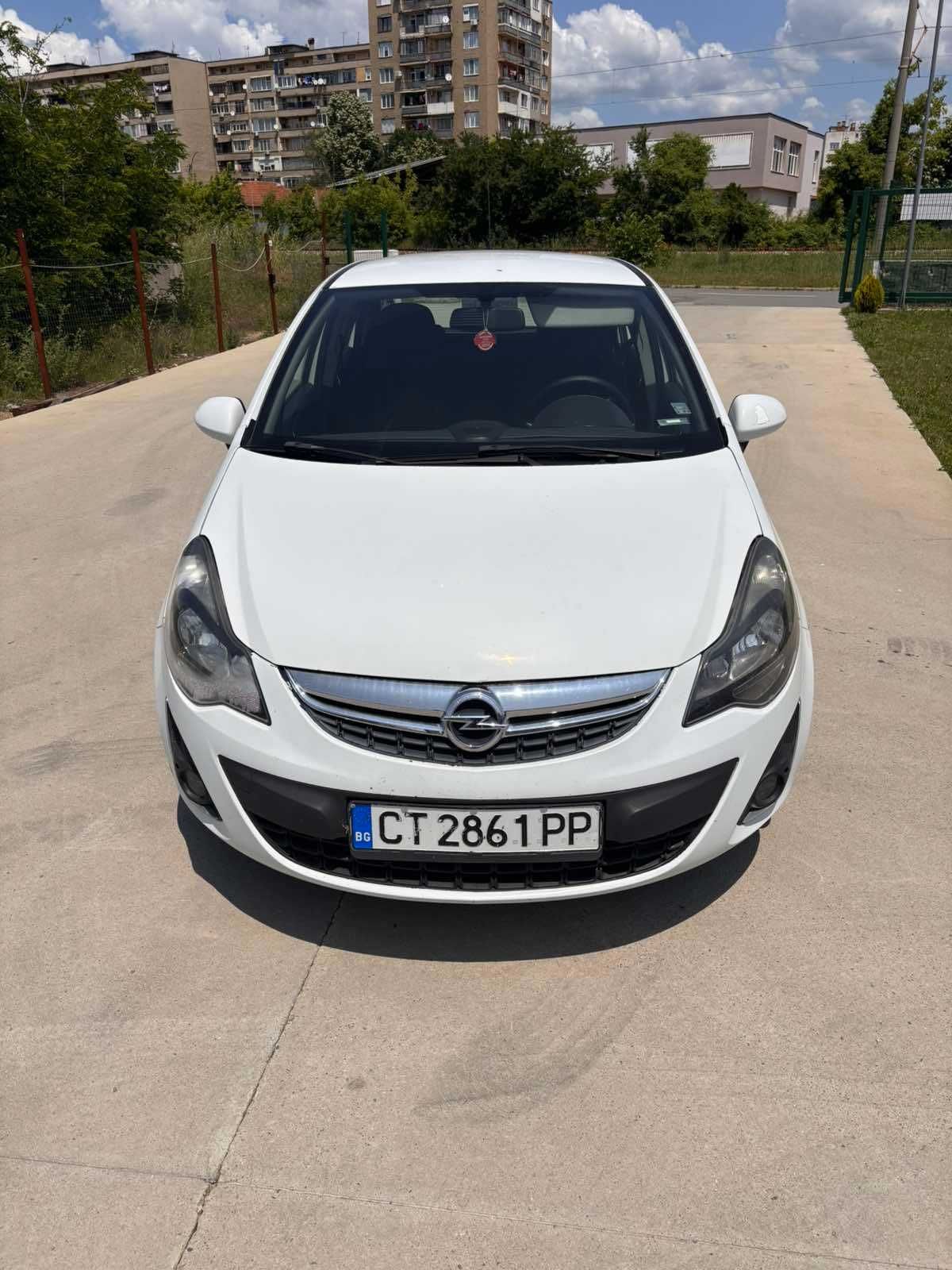 Продавам автомобил Opel Corsa 2010 1.2 80 к.с