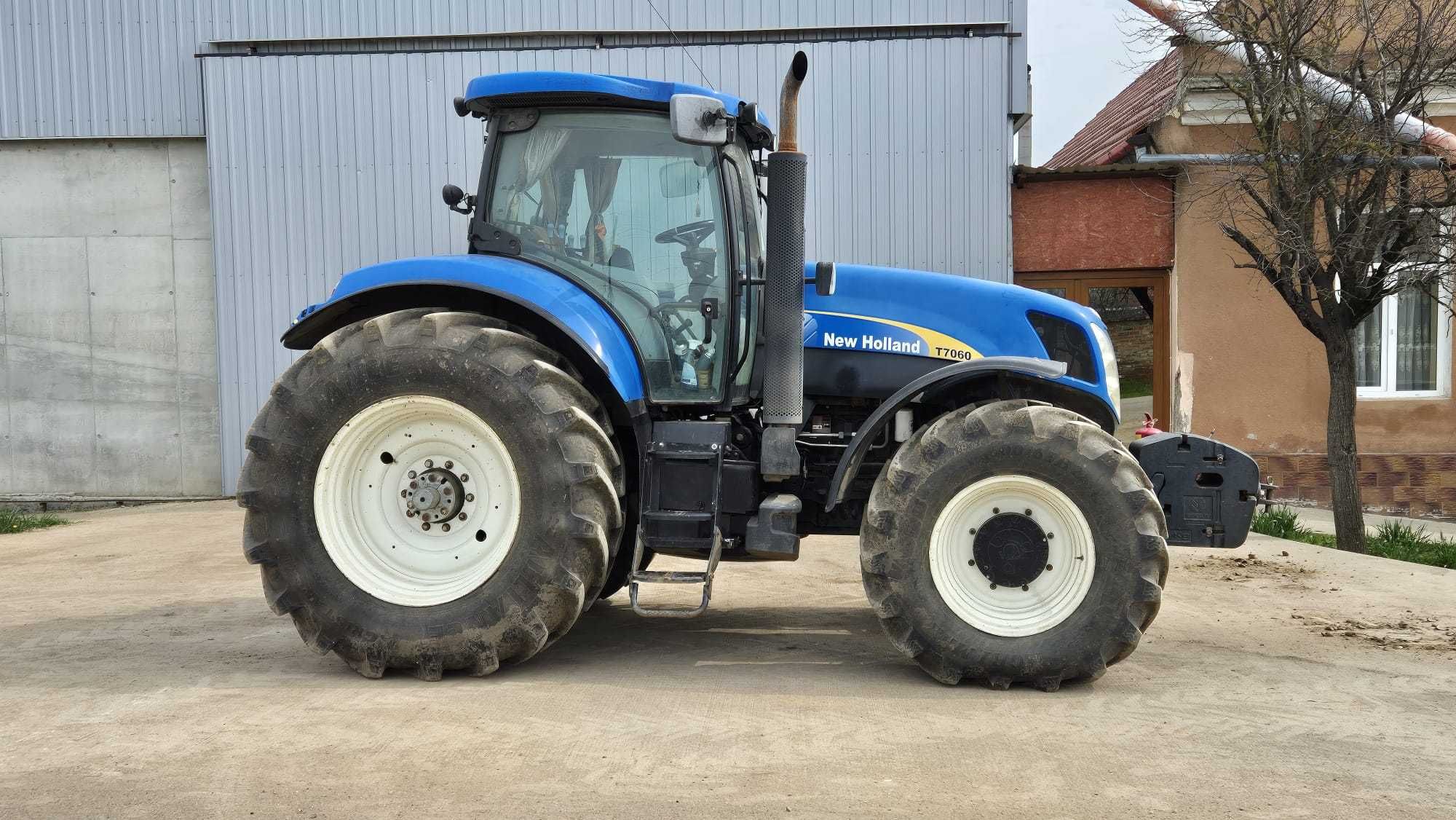 New Holland T7060