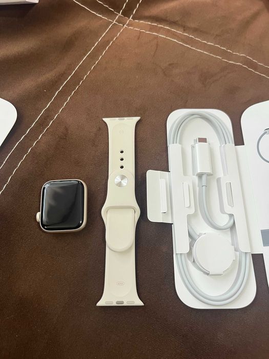 Apple Watch SE (Gen 2) 40mm Starlight Al Star