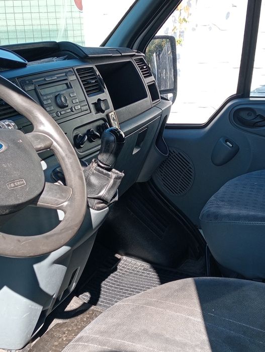 Vând Ford Transit