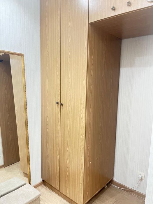 Продам шкаф в прихожую