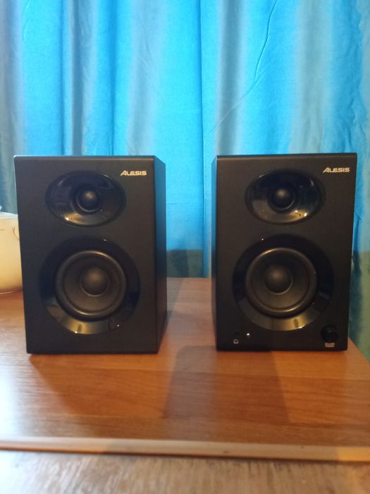 Продам студийные мониторы Alesis Elevate 3MKII