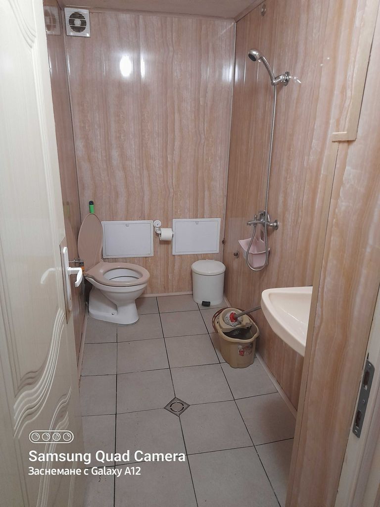 Дава се под наем Етаж от къща в Перник, Център - 56 кв.м за 255 € - Снимка #3