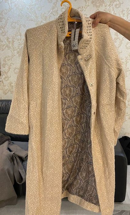 Продается пальто женская новый 20.000 тенге