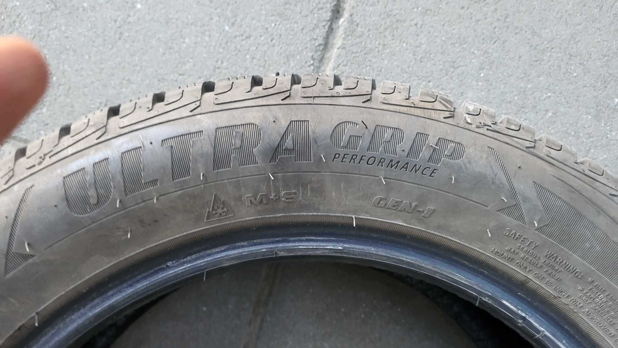 2 използвани зимни гуми goodyear