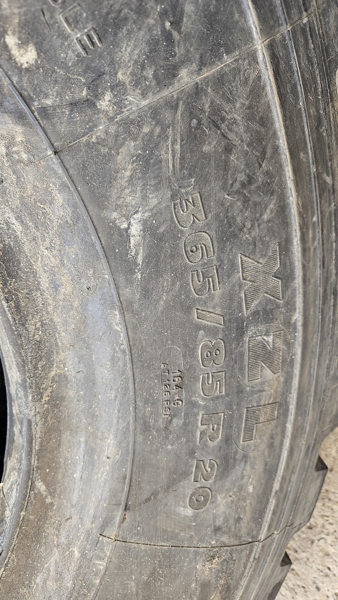 365/85R20 Michelin