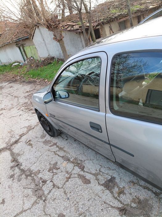 Продавам опел корба б 1.5 изузо мотор